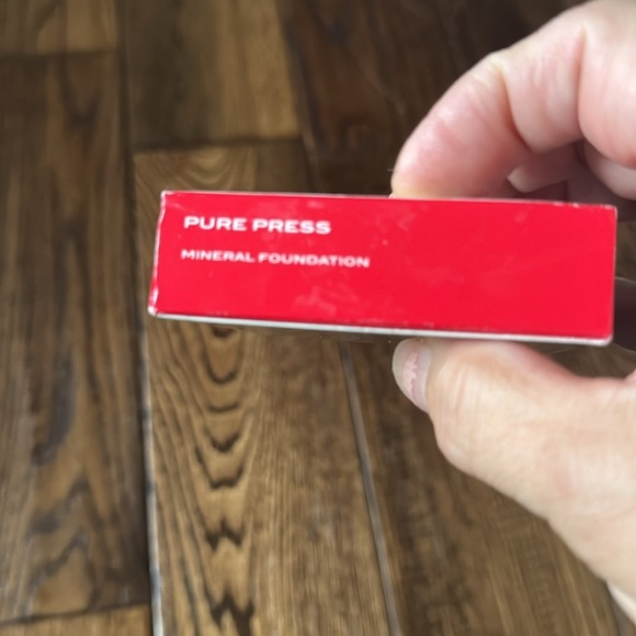 NWT MIRABELLA PURE PRESS 4 Powder Foundation - Picture 5 of 7